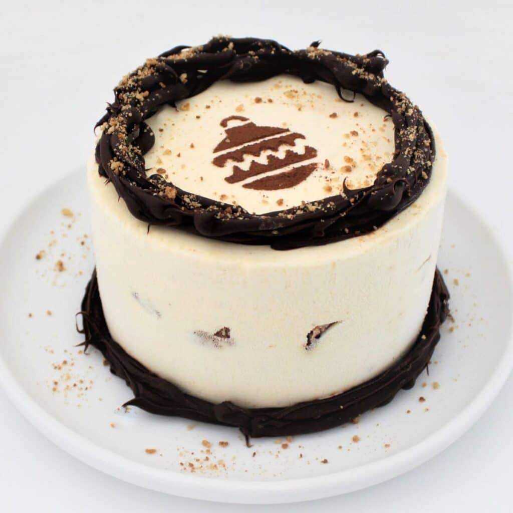 Christmas Eggnog Ice Cream Cake