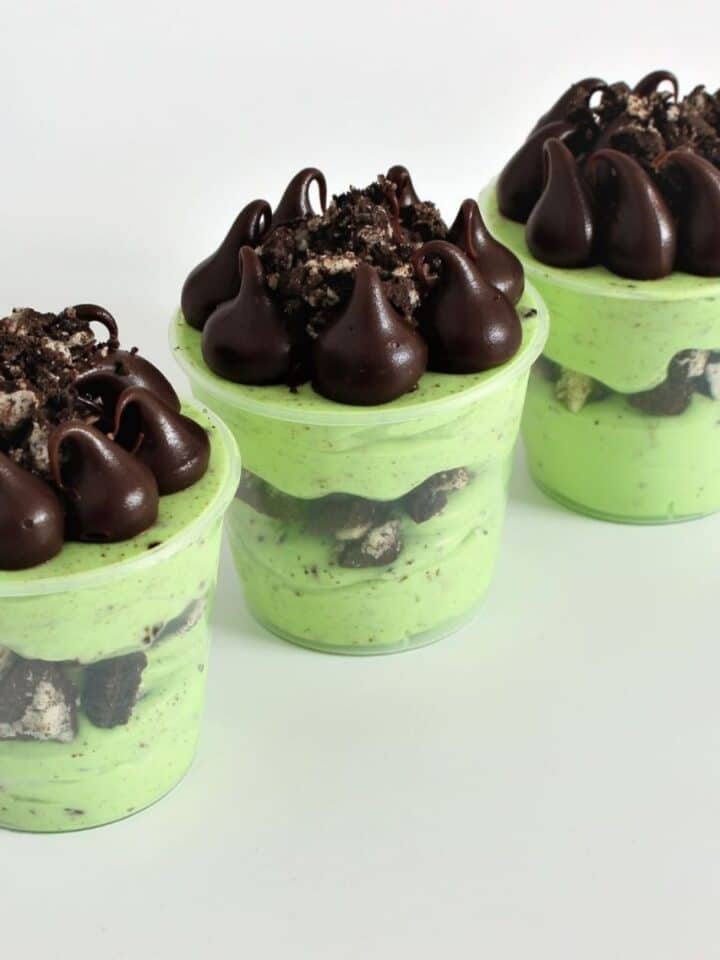 Mint Chocolate Chip Cheesecake Mini Dessert Cups