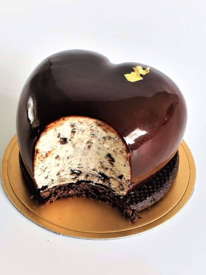 Mirror Glaze Cookies and Cream Cheesecake