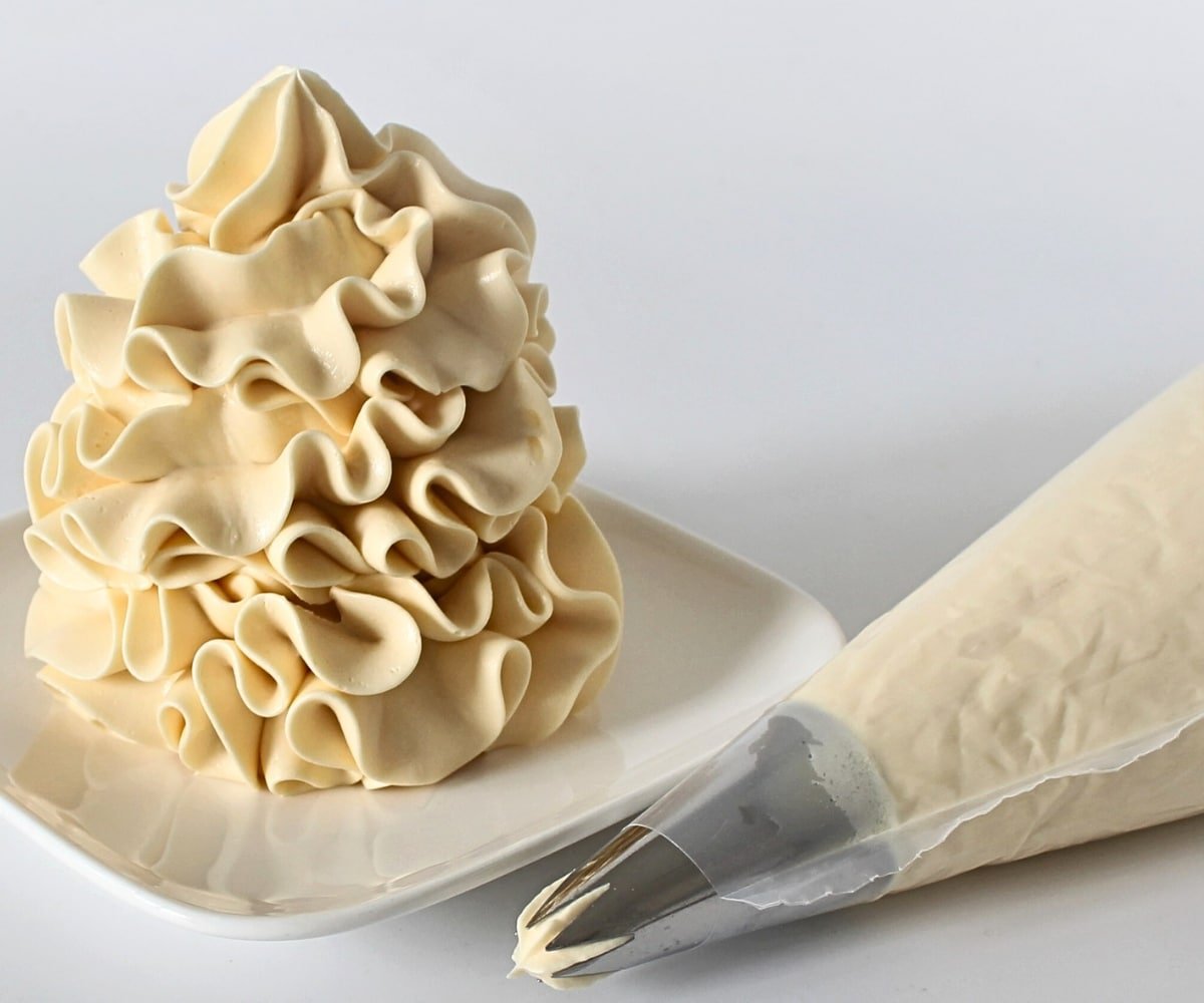 Caramel Cream Cheese Buttercream Cupcake Savvy