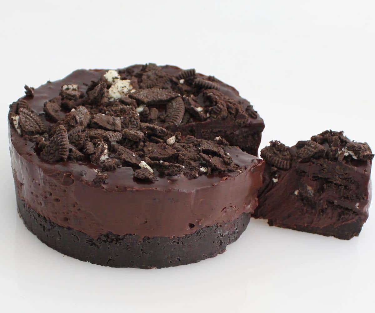 Oreo-Truffle-Cake-3-ingredients-Cupcake-Savvy