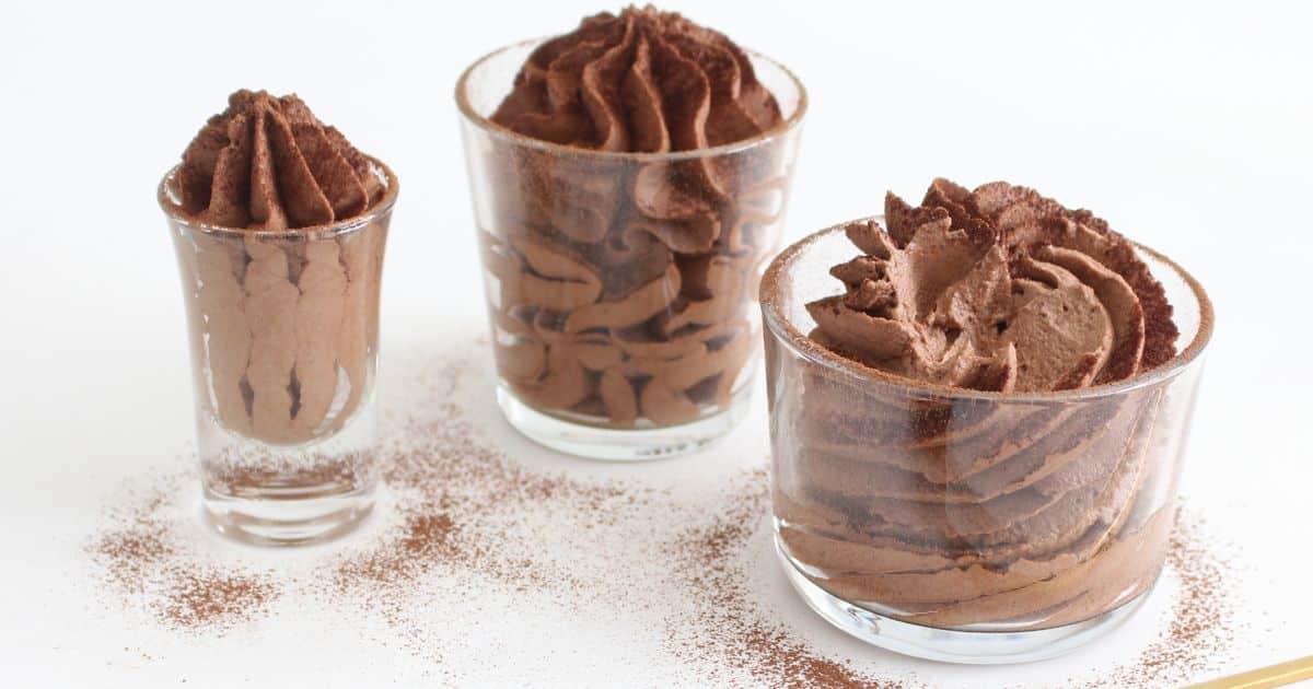 Dark Chocolate Mousse 2 Ingredients Quick Easy Cupcake Savvy (1)