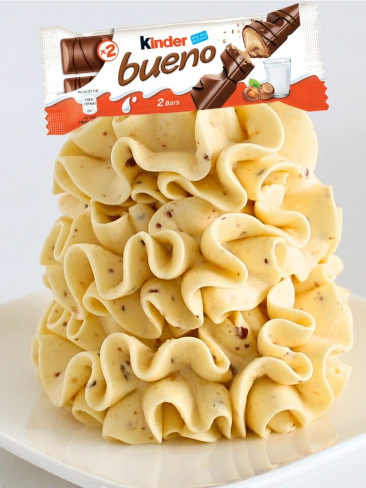 Kinder Bueno Buttercream Cupcake Savvy (3)