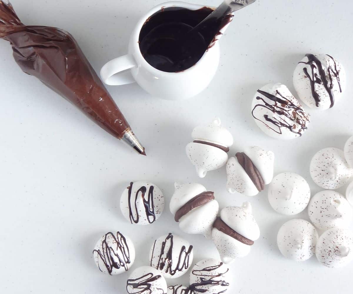 Swiss Meringue Kisses Cookies Cupcake Savvy (1)