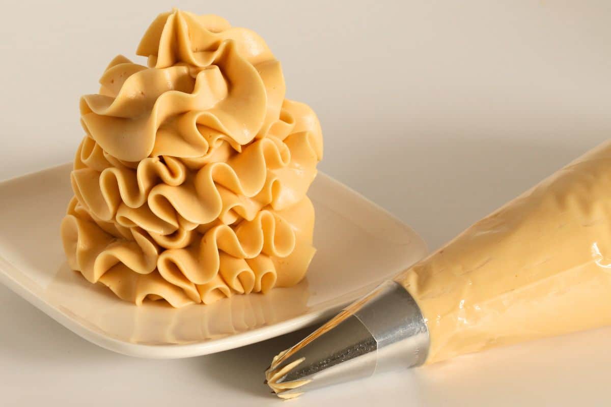 Caramel Condensed Milk Buttercream Cupcake Savvy (6)