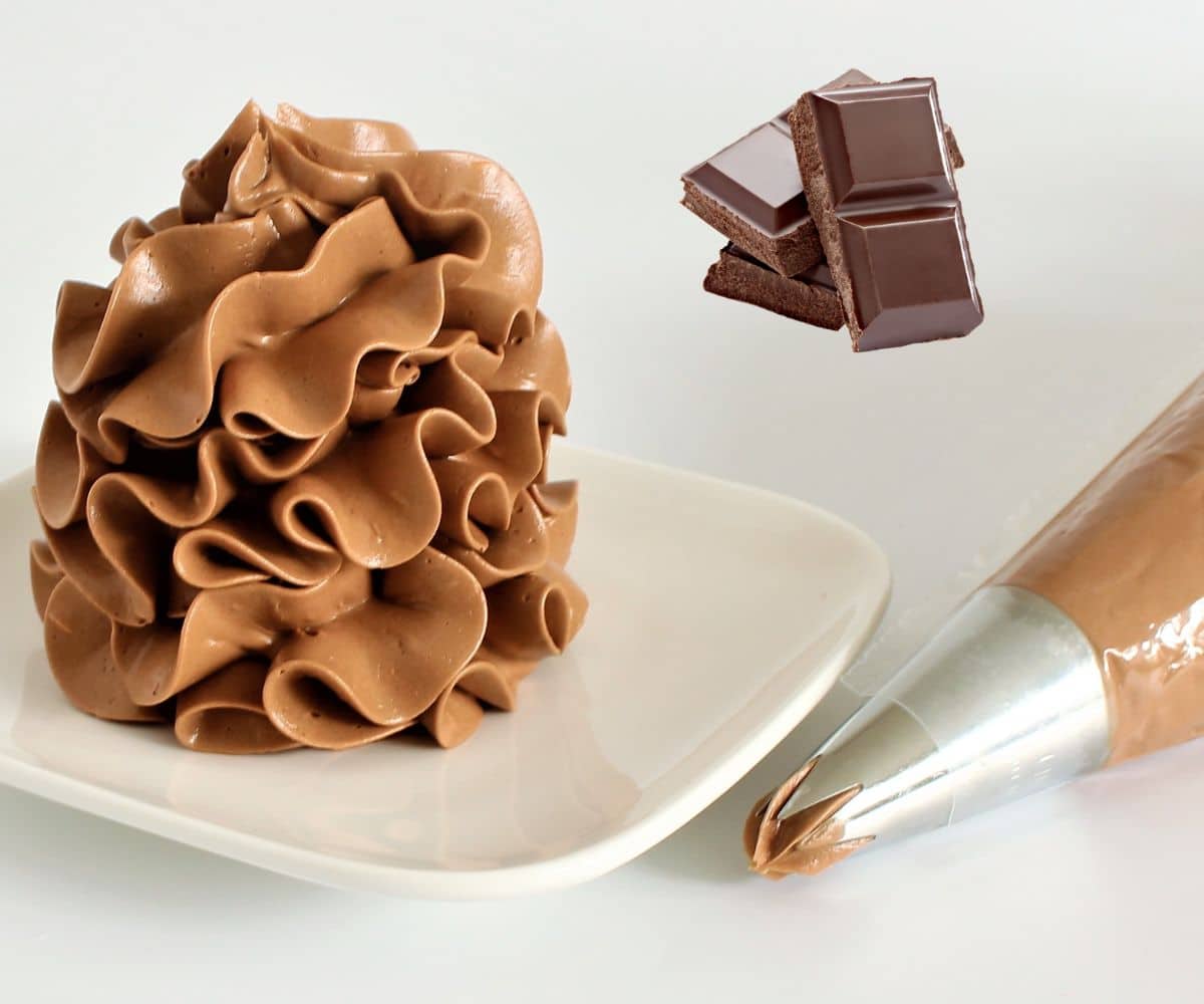 Chocolate Condesned Milk Buttercream Cupcake Savvy (1)