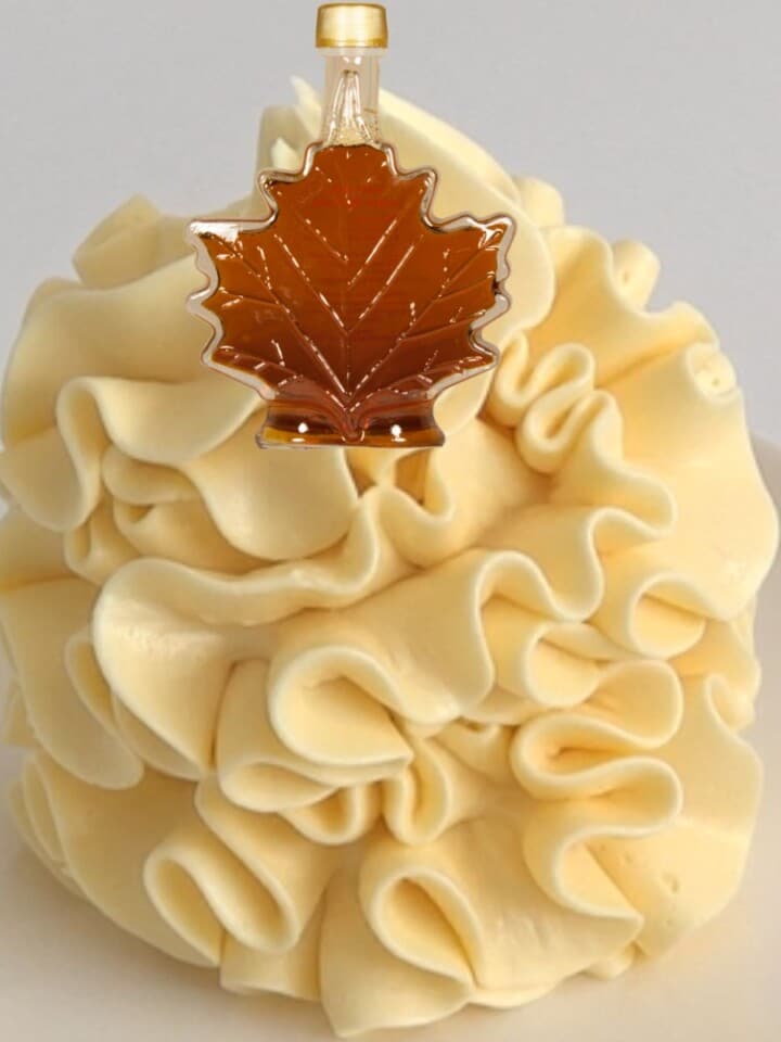 Maple Cream Cheese Buttercream Cupcake Savvy