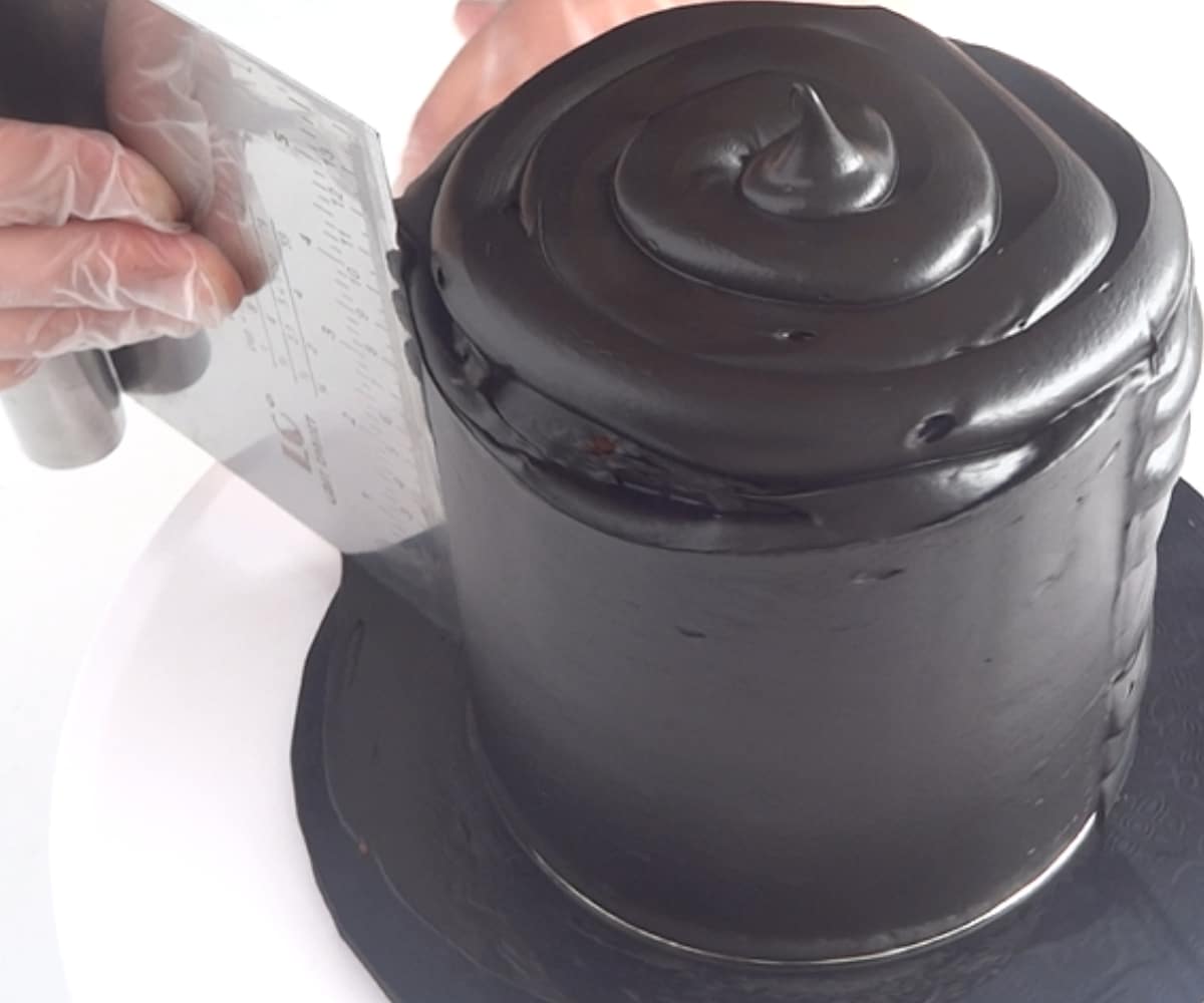 Black Chocolate Ganache Cupcake Savvy