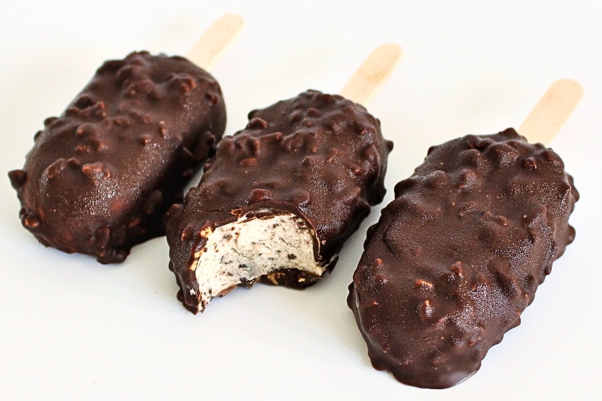 Cheesecake Popsicles Cookies and Cream Cupcake Savvy (1)