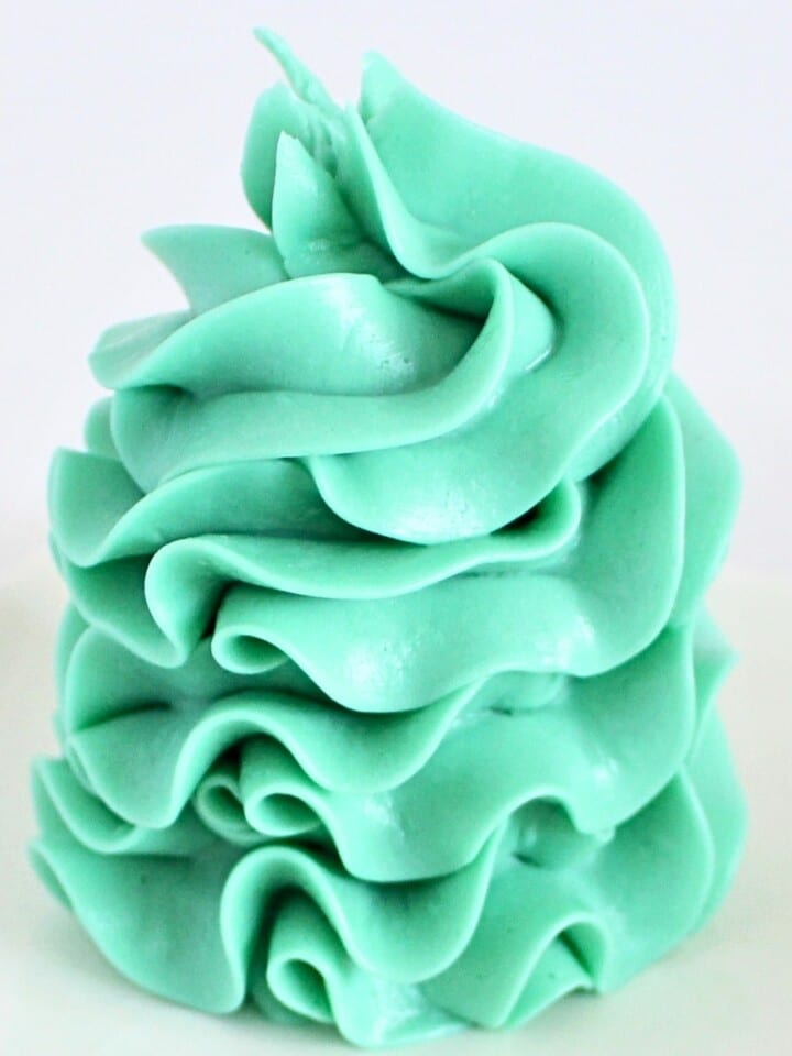 Cotton Candy Buttercream Cupcake Savvy