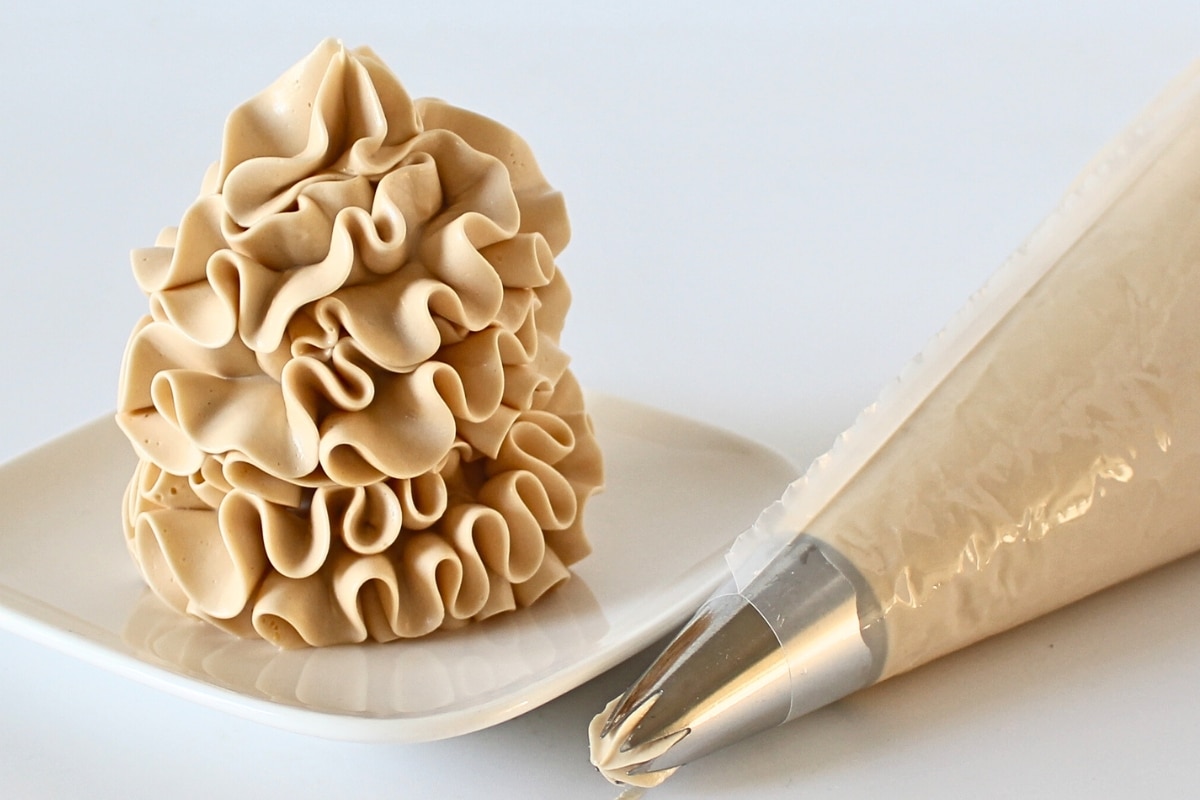 Magnum Ice Cream Buttercream Cupcake Savvy (2)