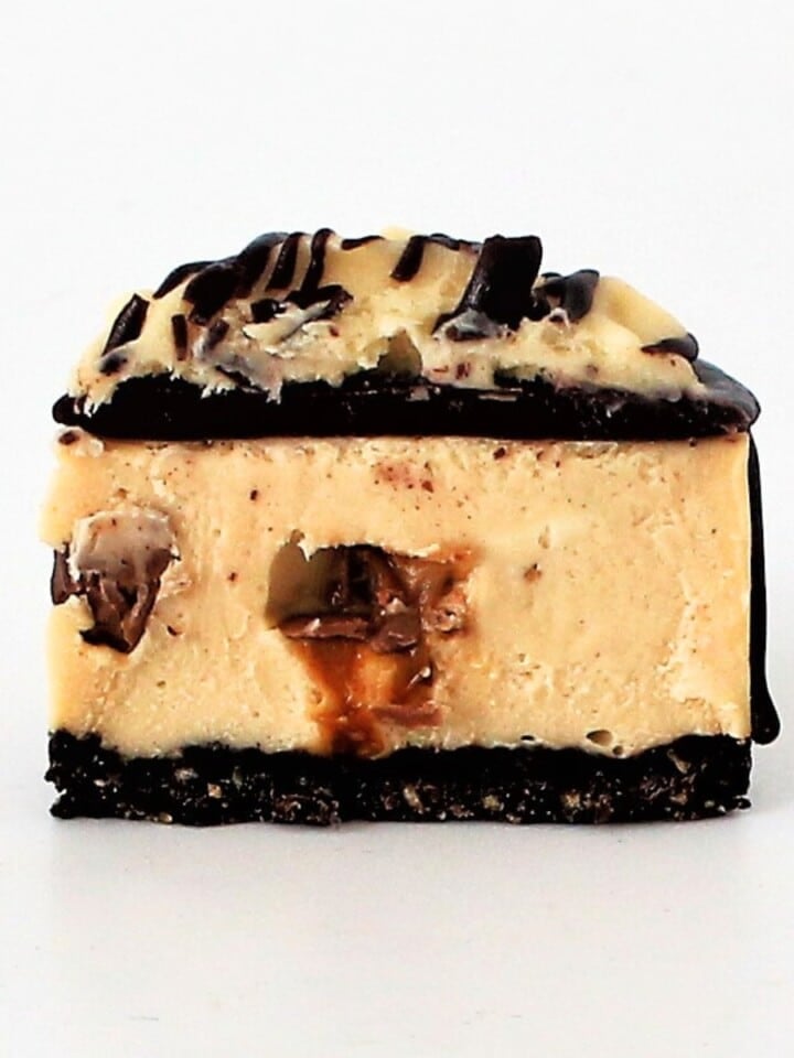 Mini Snickers Cheesecakes Cupcake Savvy