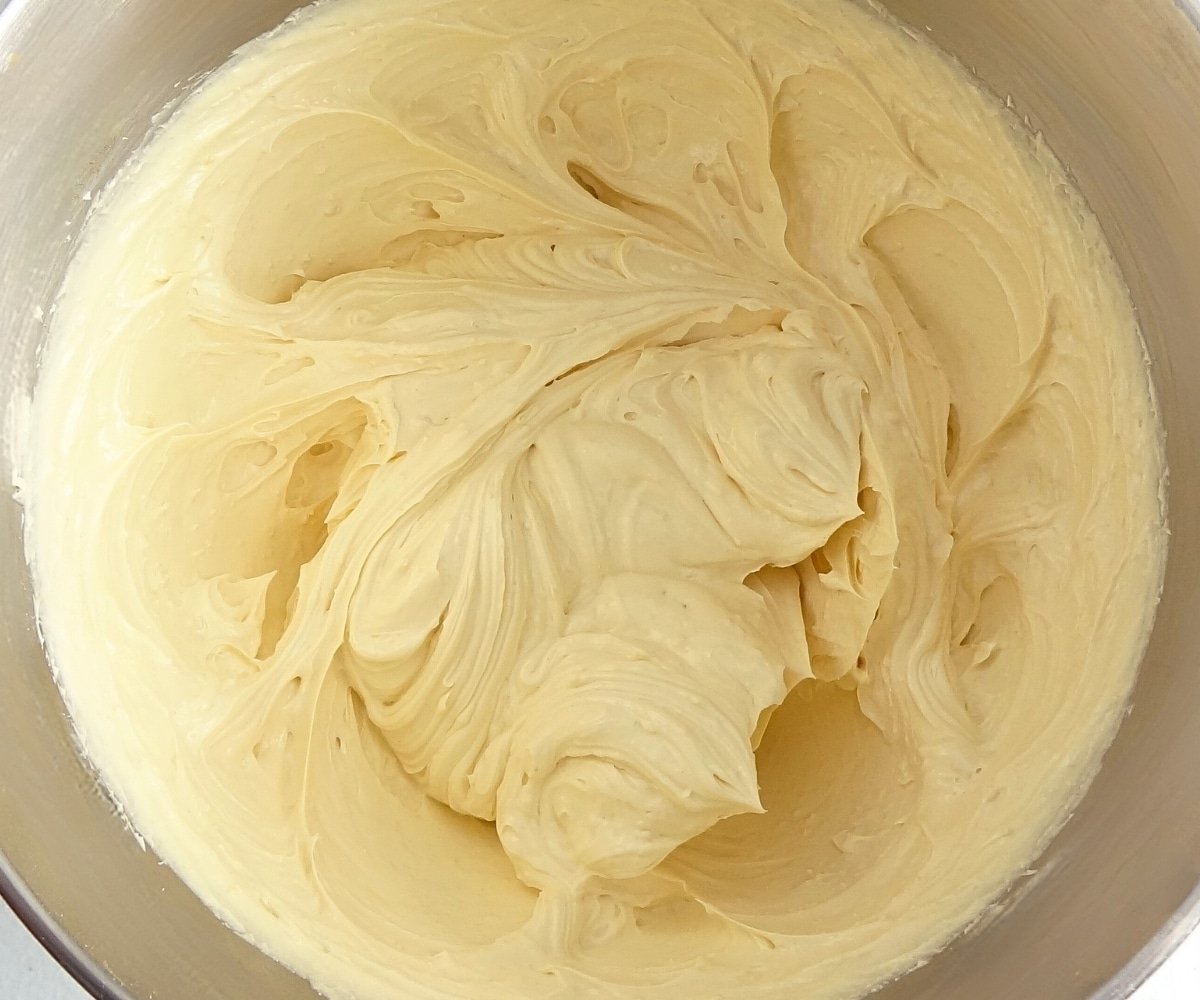NO Grit Honeycomb Buttercream Cupcake Savvy (2)