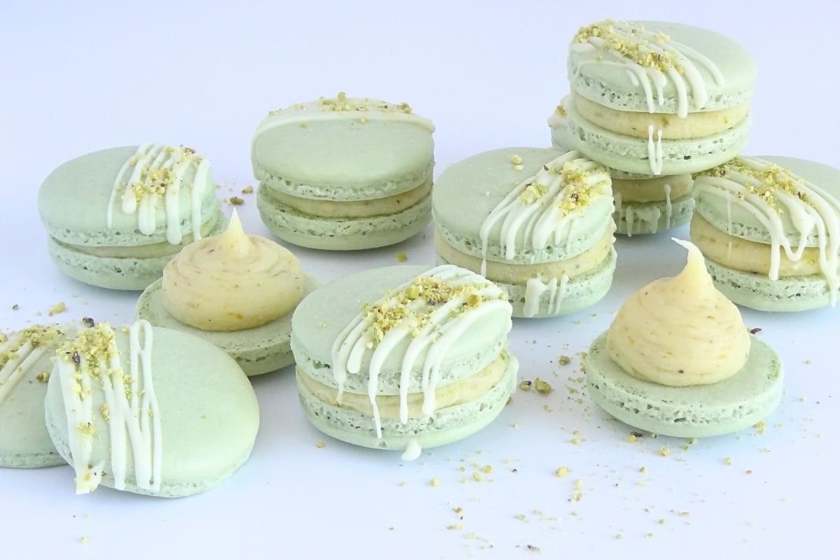 Pistachio French Macarons Cupcake Savvy (1)