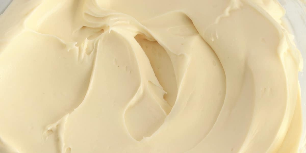 Whipped White Chocolate and Cream Cheese Ganache Cupcake Savvy (1)