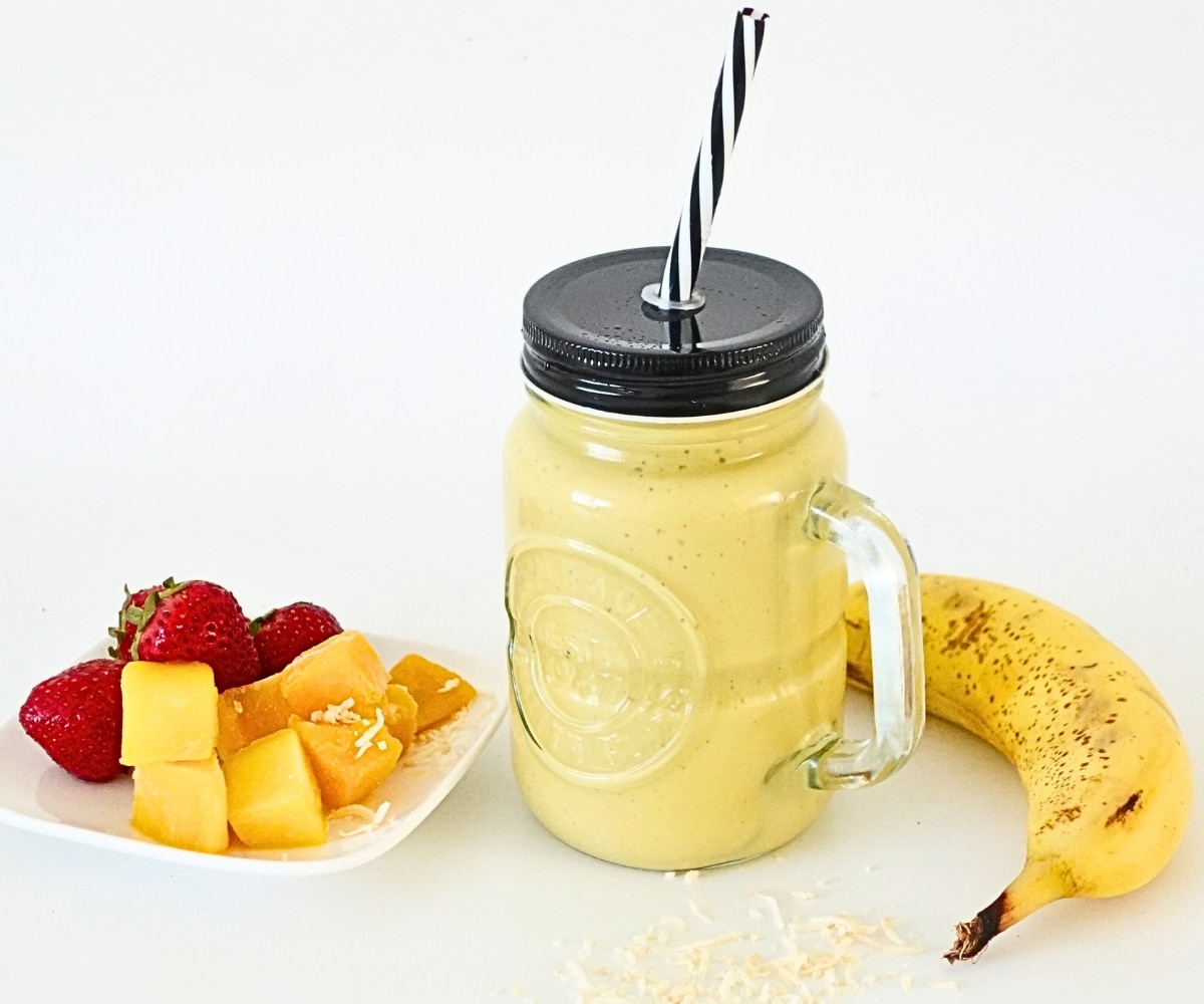 Mango Smoothie with Banana and Coconut Cupcake Savvy