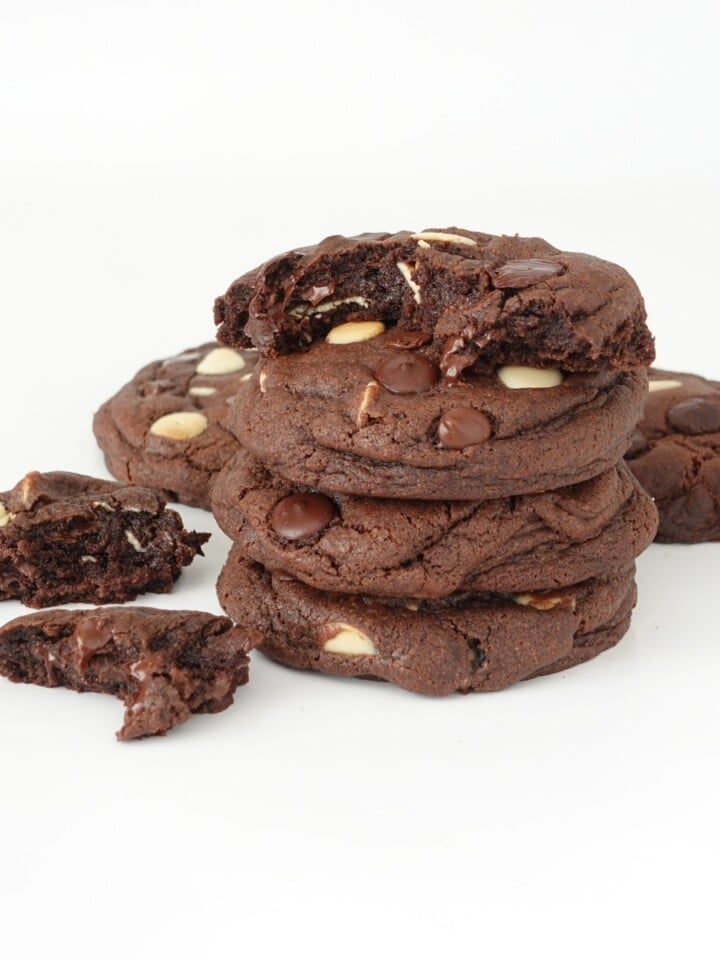 NYC Chunky Triple Chocolate Chip Cookies Cupcake Savvy (1)