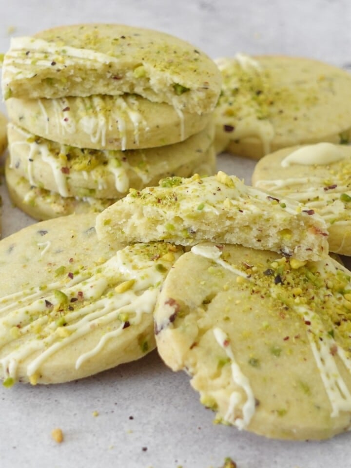 Pistachio Shortbread Cookies with White Chocolate Cupcake Savvy