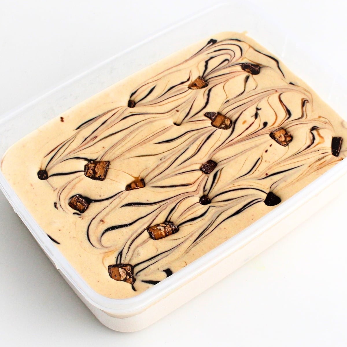 Snickers Ice Cream Cupcake Savvy (1)