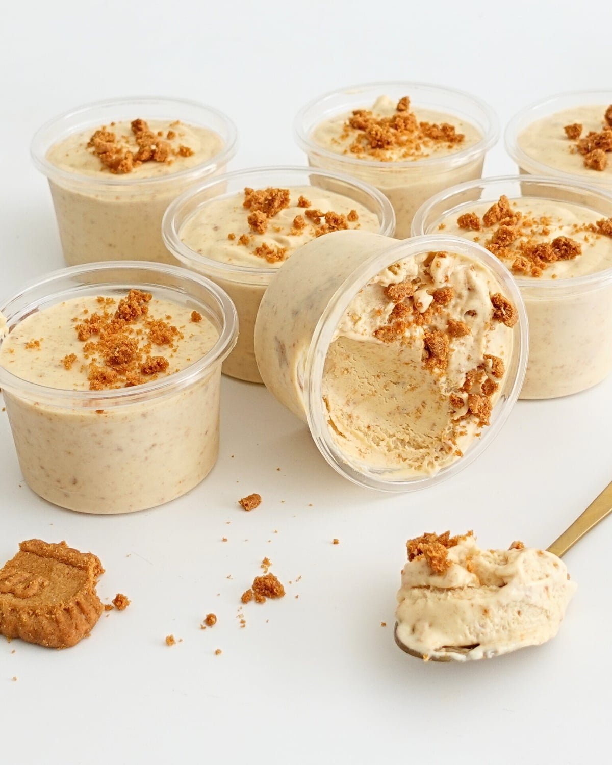 biscoff ice cream cups in small tubs with cookie crumbs cupcakesavvyskitchen